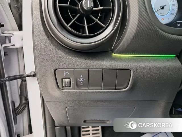 Hyundai The New Kona 2022 Светло-серебряный цвет из Кореи, фото 4