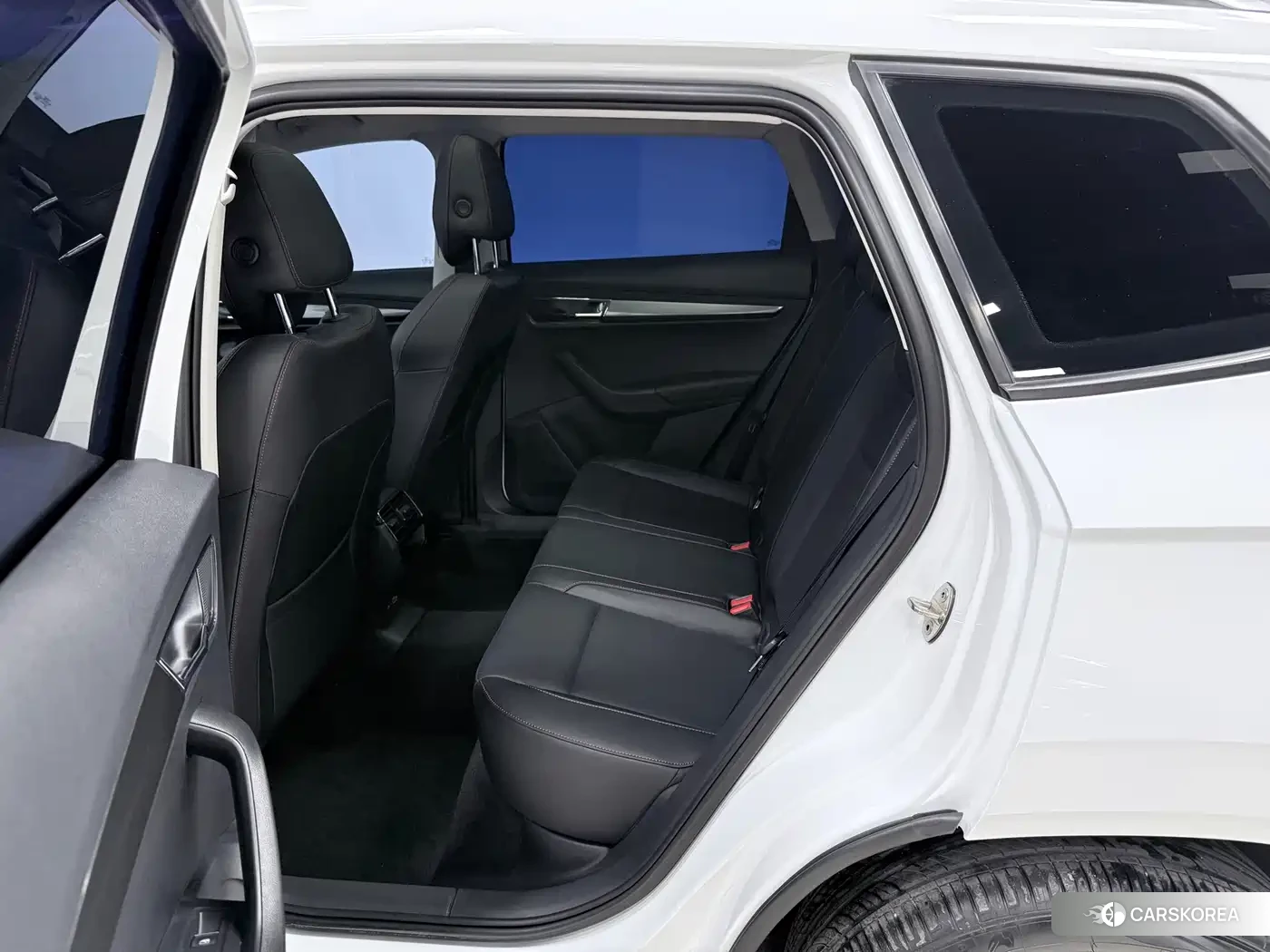 Skoda Krok 2024 Белый из Китая, фото 4