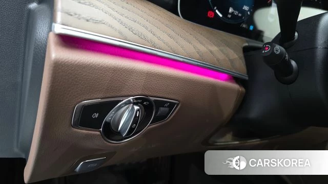 Mercedes-Benz E-Class W213 2023 Белый из Кореи, фото 4