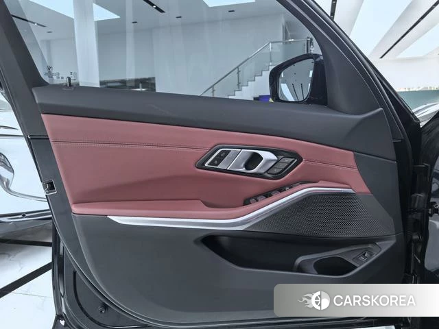 BMW 3 series 2024 Черный из Китая, фото 4