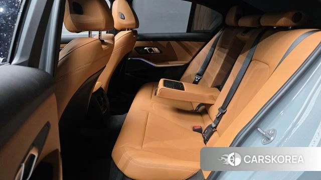 BMW 3 Series (G20) 2024 Цвет галактики из Кореи, фото 4