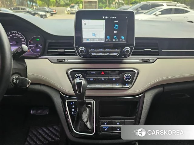 Hyundai The New Grand Starex 2018 Черный из Кореи, фото 4