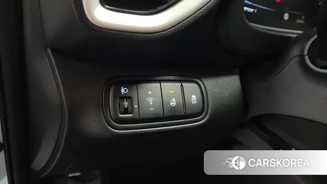 Hyundai Venue 2024 Белый из Кореи, фото 4