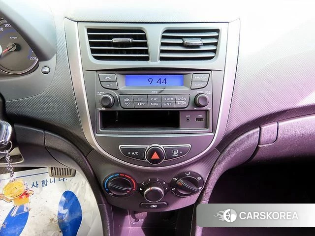 Hyundai Accent (New type) 2019 Серебристо-серый из Кореи, фото 4