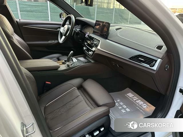 BMW 5 series 2023 Белый из Китая, фото 4