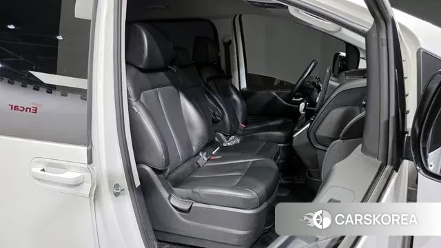 Hyundai Staria 2021 Белый из Кореи, фото 4