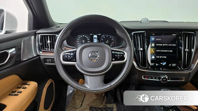 Volvo S60 3rd generation 2021 Белый из Кореи, фото 4