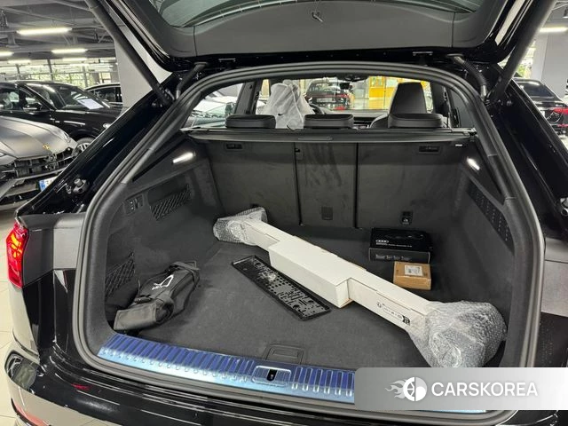 Audi Q8 (4M) 2026 Черный из Кореи, фото 4