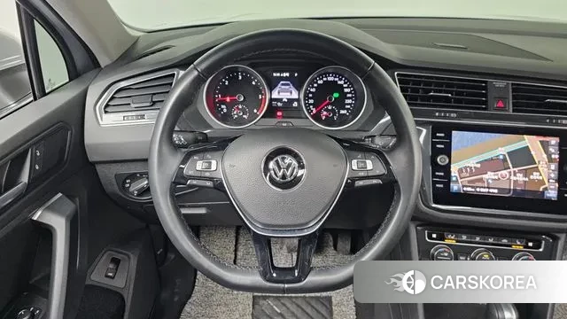 Volkswagen Tiguan second Generation 2020 Серебряный из Кореи, фото 4