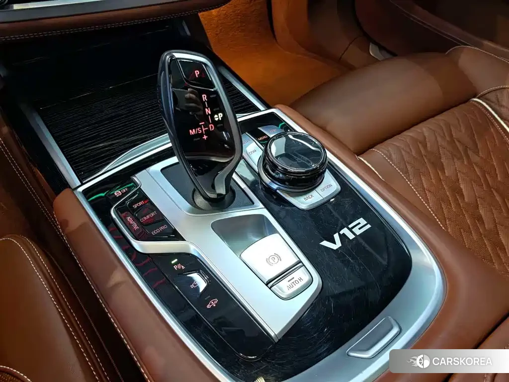 BMW 7 series 2023 Черный из Китая, фото 4