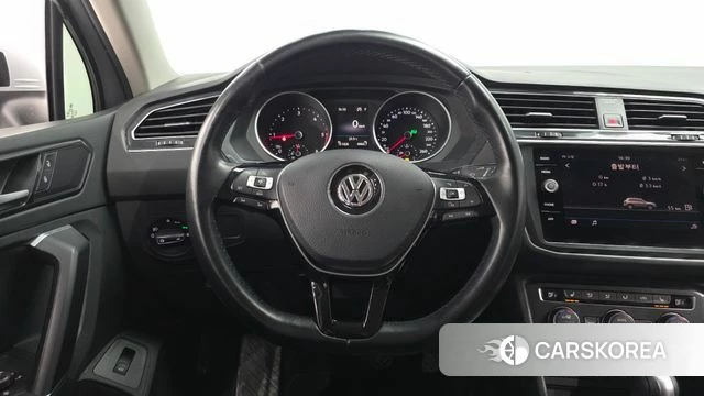 Volkswagen Tiguan second Generation 2018 Серебряный из Кореи, фото 4