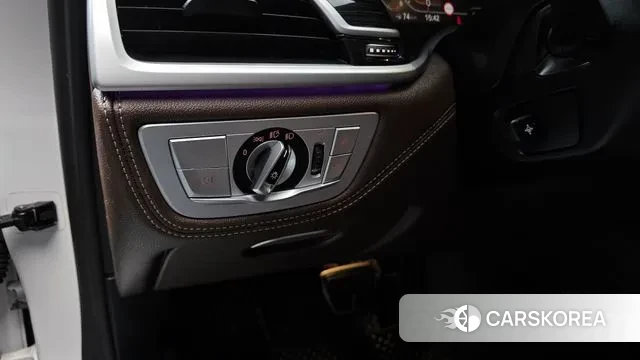 BMW 7 Series (G11) 2021 Белый из Кореи, фото 4