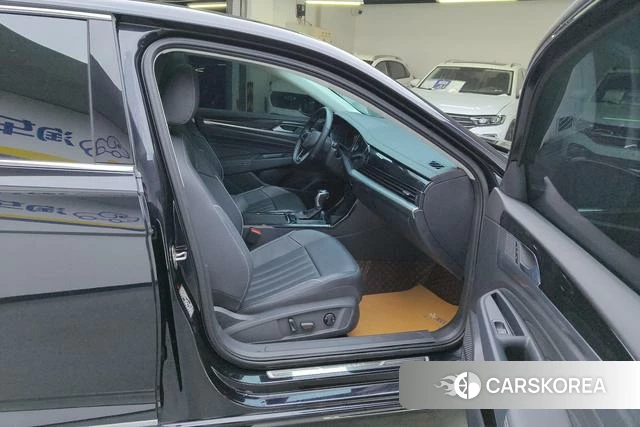 Volkswagen Passat 2023 Черный из Китая, фото 4
