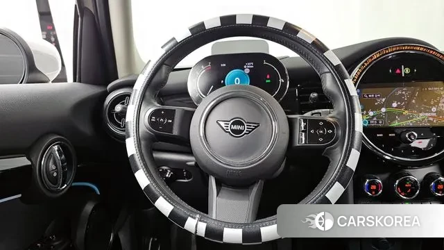 Mini Cooper 2023 Жемчужный цвет из Кореи, фото 4