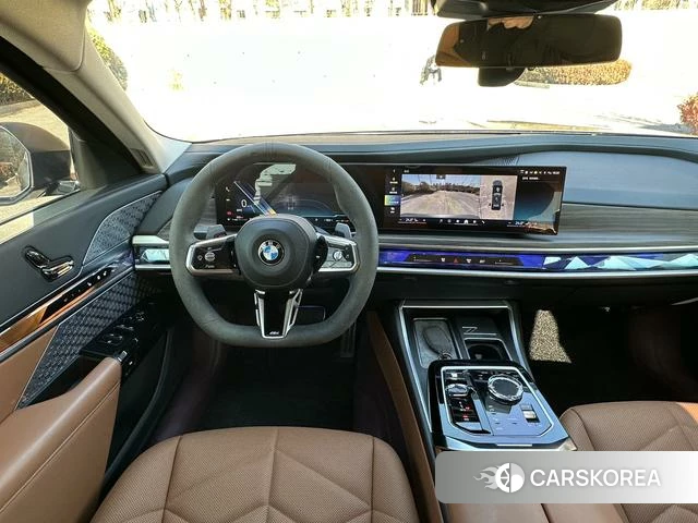 BMW 7 series 2024 Темно-серый из Китая, фото 4