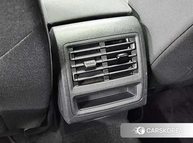 Volkswagen Golf 8th Generation 2022 Белый из Кореи, фото 4