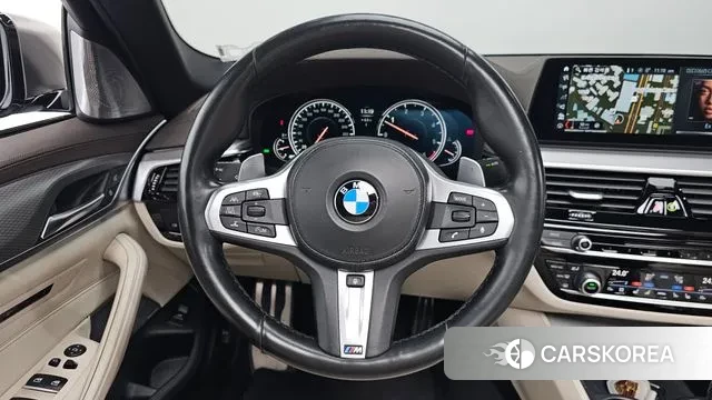 BMW 5 Series (G30) 2018 Цвет галактики из Кореи, фото 4