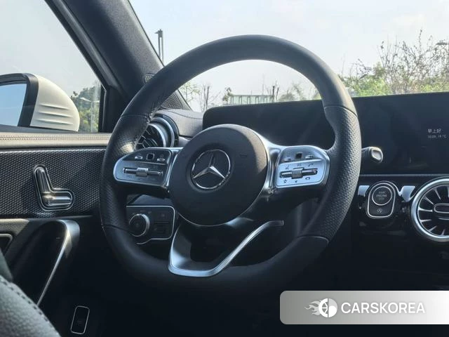 Mercedes-Benz Class A 2022 Белый из Китая, фото 4