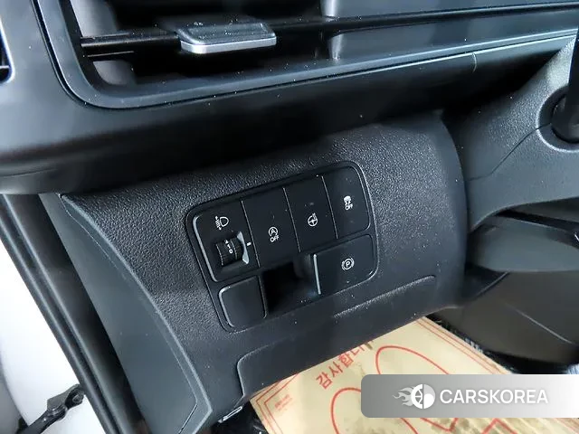 Hyundai Staria 2023 Белый из Кореи, фото 4