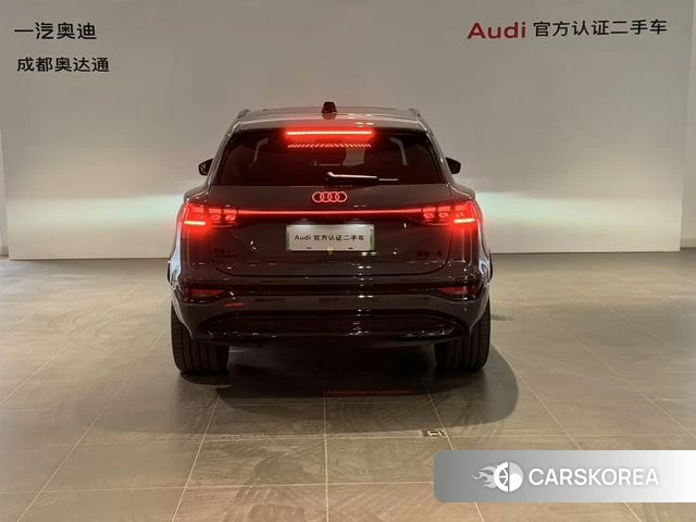 Audi Q6L e-tron 2025 Темно-серый из Китая, фото 4
