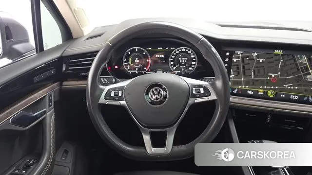 Volkswagen Touareg 3rd generation 2020 Серый из Кореи, фото 4