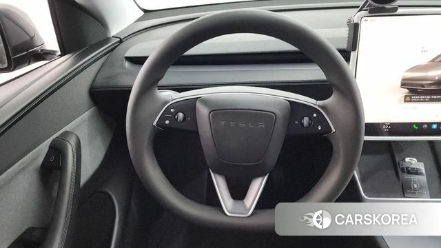 Tesla Model Y 2025 Серый из Кореи, фото 4