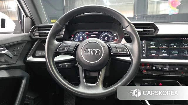 Audi A3 (8Y) 2022 Белый из Кореи, фото 4