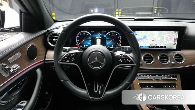Mercedes-Benz E-Class W213 2023 Белый из Кореи, фото 4
