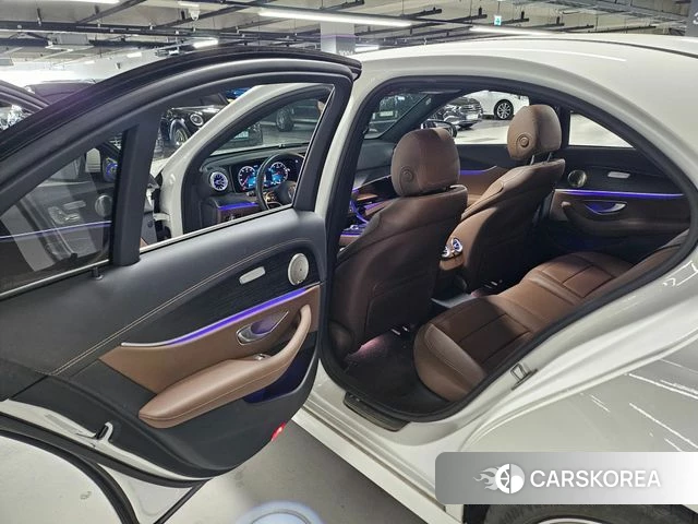 Mercedes-Benz E-Class W213 2023 Белый из Кореи, фото 4