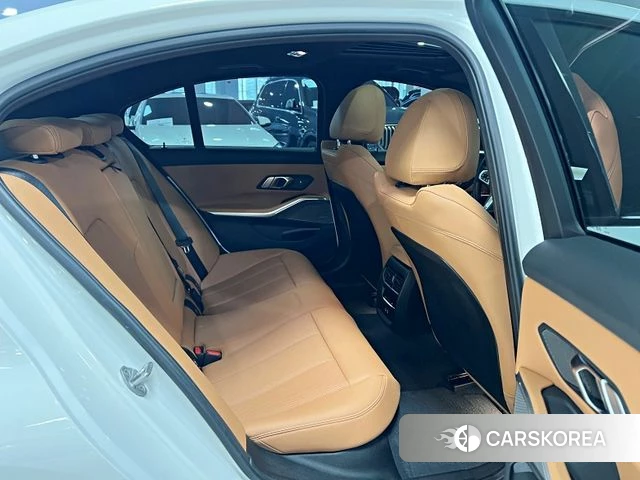 BMW 3 Series (G20) 2023 Белый из Кореи, фото 4