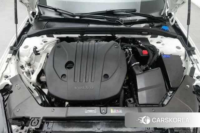 Volvo S60 2024 Белый из Китая, фото 4