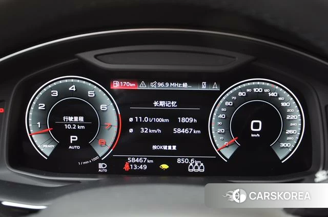 Audi Q8 2022 Черный из Китая, фото 4