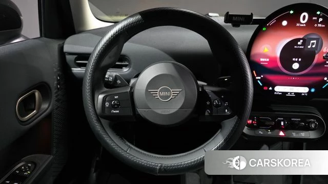 Mini Cooper C 4th generation 2025 Серебристо-серый из Кореи, фото 4