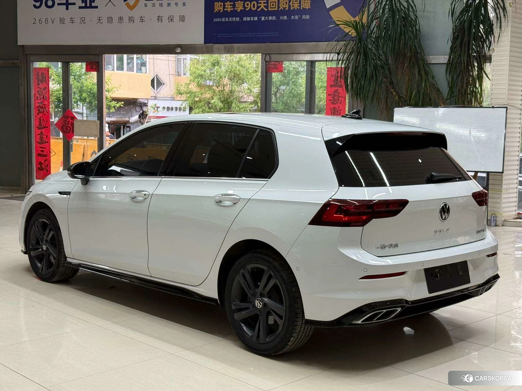 Volkswagen Golf 2023 Белый из Китая, фото 4