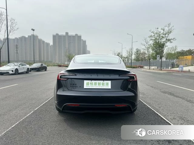 Tesla Model 3 2026 Темно-серый из Китая, фото 4