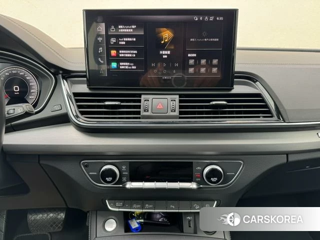 Audi Q5L 2021 Темно-серый из Китая, фото 4