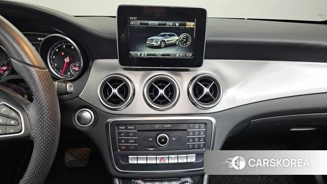 Mercedes-Benz GLA-Class X156 2018 Коричневый из Кореи, фото 4