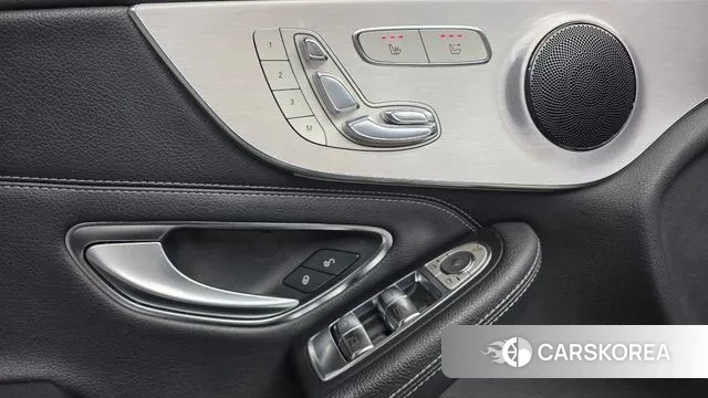 Mercedes-Benz C-Class W205 2018 Белый из Кореи, фото 4