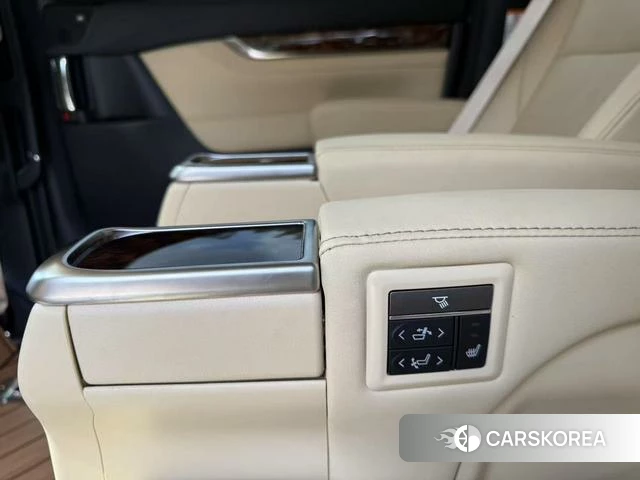 Toyota Elfa 2021 Белый из Китая, фото 4