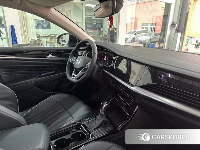 Volkswagen Passat 2023 Черный из Китая, фото 4