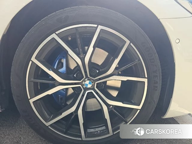 BMW 5 Series (G30) 2023 Белый из Кореи, фото 4