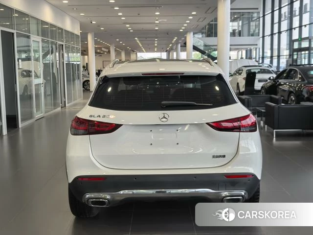Mercedes-Benz GLA 2021 Белый из Китая, фото 4