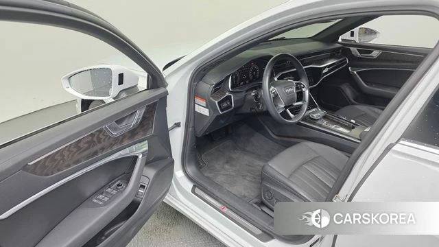 Audi A6 (C8) 2023 Белый из Кореи, фото 4