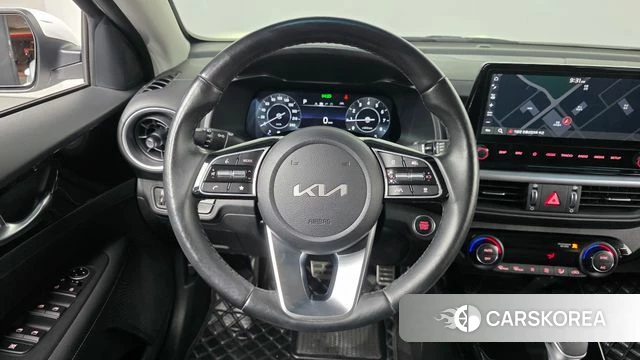Kia The New K3 2nd generation 2022 Белый из Кореи, фото 4