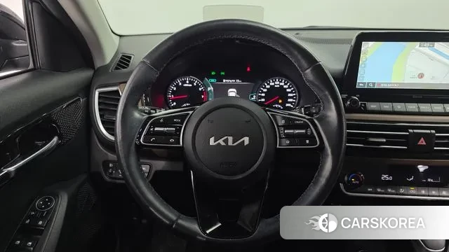 Kia Seltos 2022 Черный из Кореи, фото 4