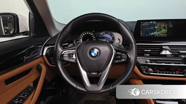 BMW 5 Series (G30) 2018 Белый из Кореи, фото 4