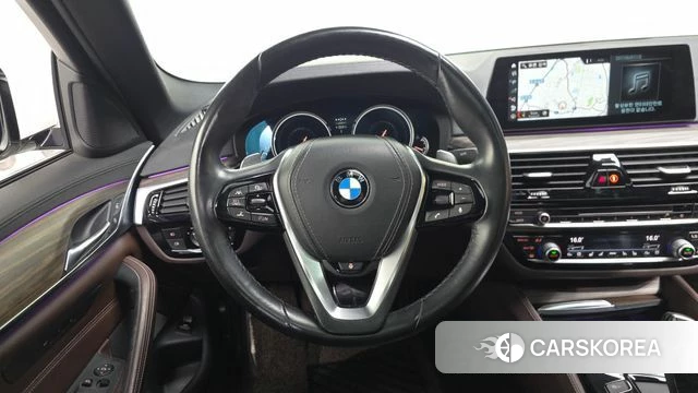 BMW 5 Series (G30) 2018 Белый из Кореи, фото 4