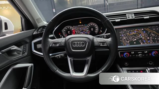 Audi Q3 (F3) 2023 Белый из Кореи, фото 4