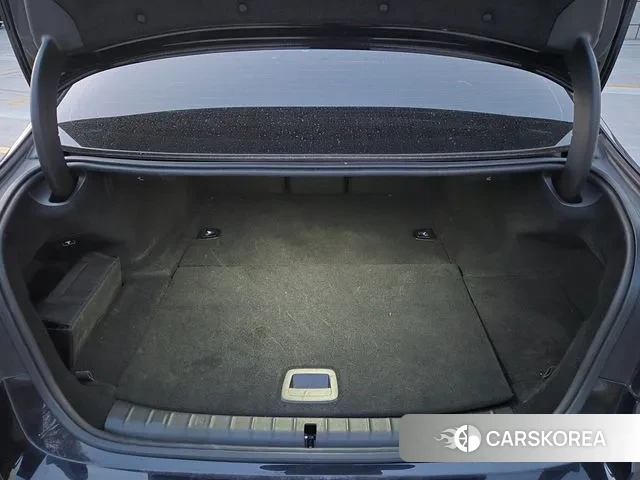 BMW 5 Series (G30) 2022 Черный двухцветный из Кореи, фото 4