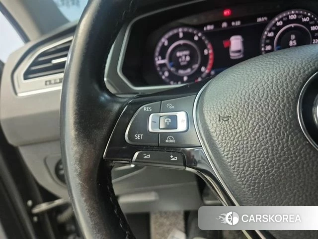 Volkswagen Tiguan second Generation 2018 Серый из Кореи, фото 4